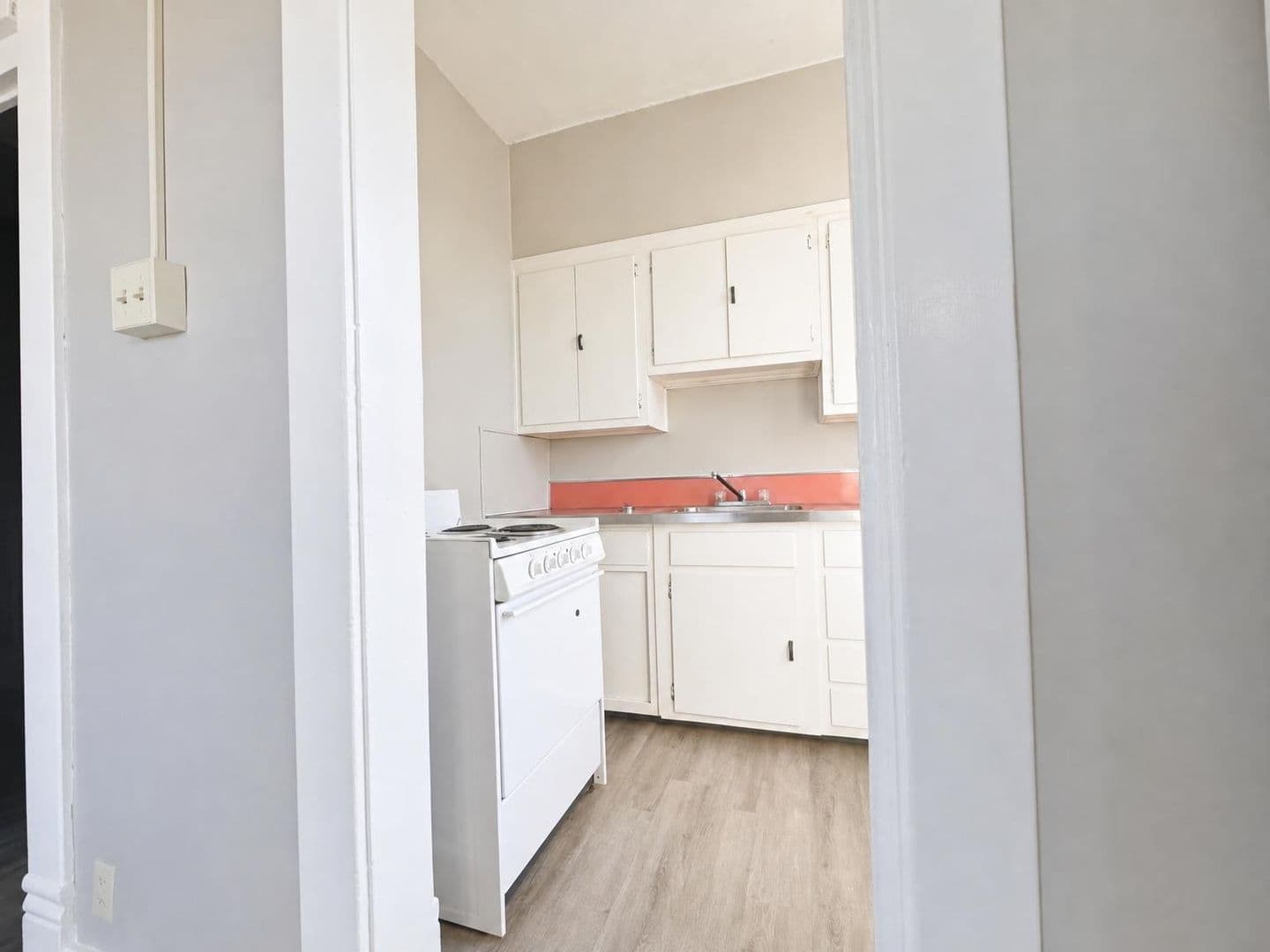 Homestead Apartment: 810 Amity Street