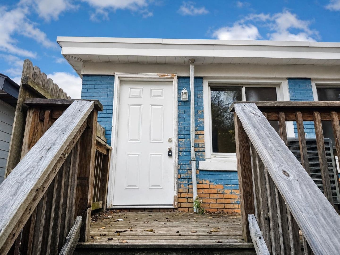 Pittsburgh Apartment: 76 Holt Street