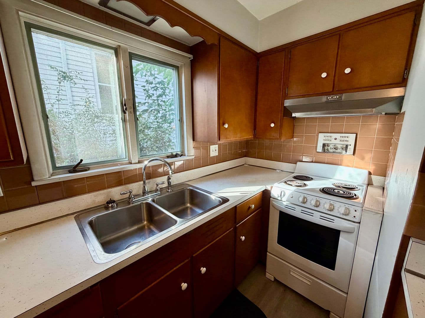 Beaver Falls Apartment: 3421 5th Avenue