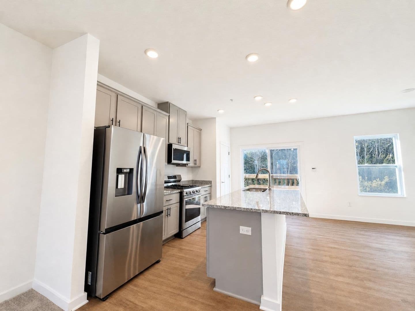 Imperial House: 1806 Canterbury Drive