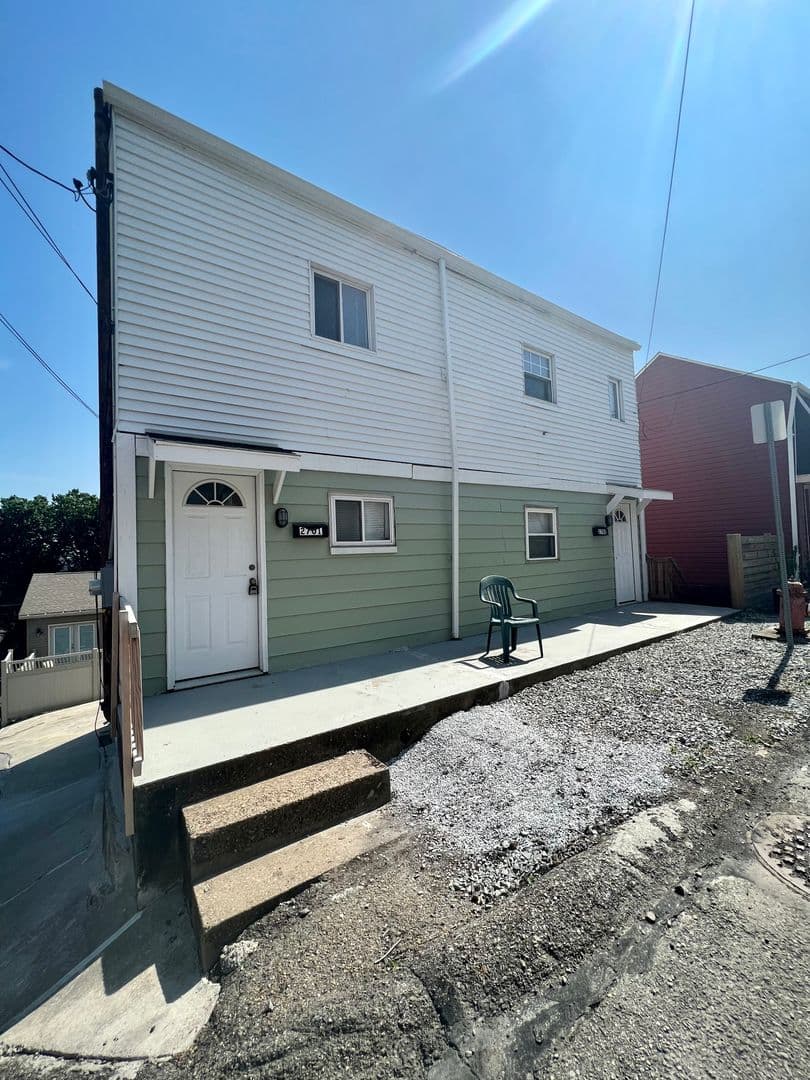 Pittsburgh Apartment: 2701-2703 Oakley Way