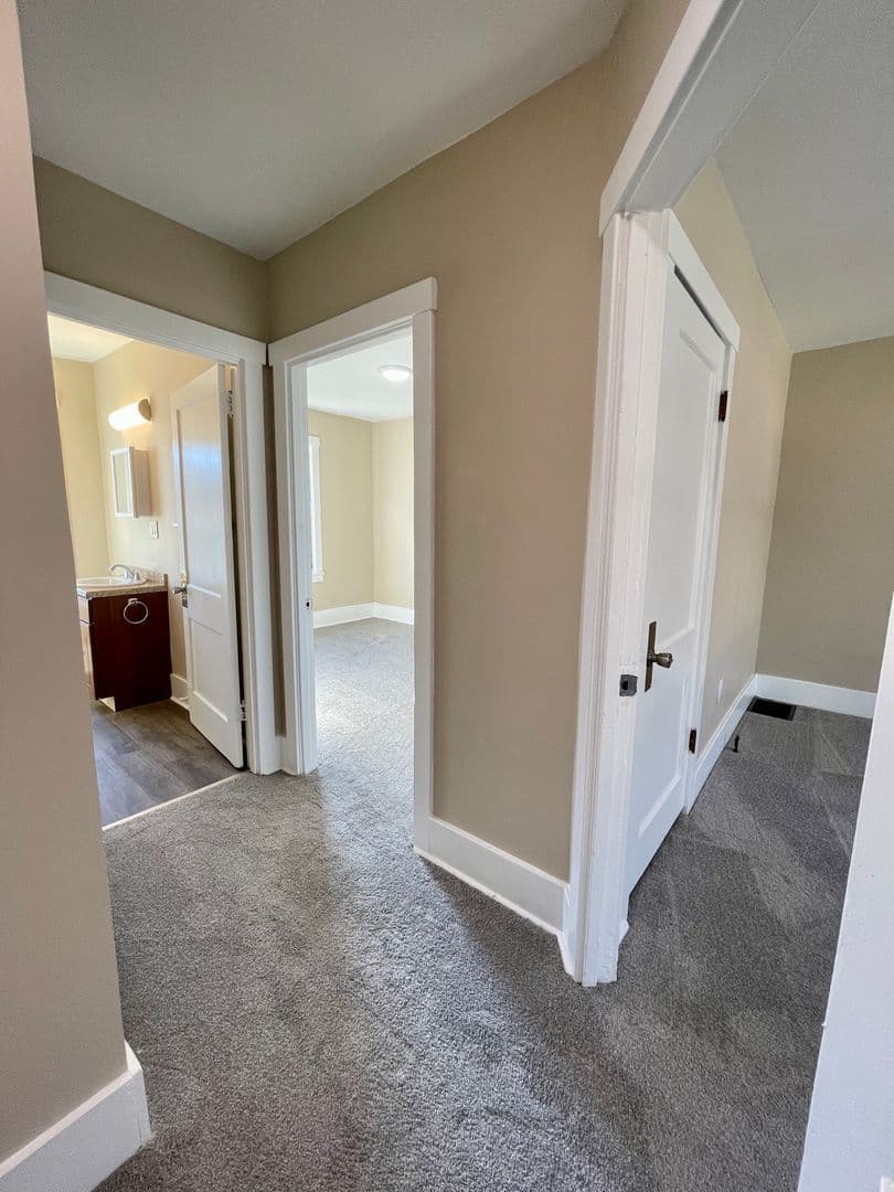 Brackenridge Apartment: 726 7th Avenue
