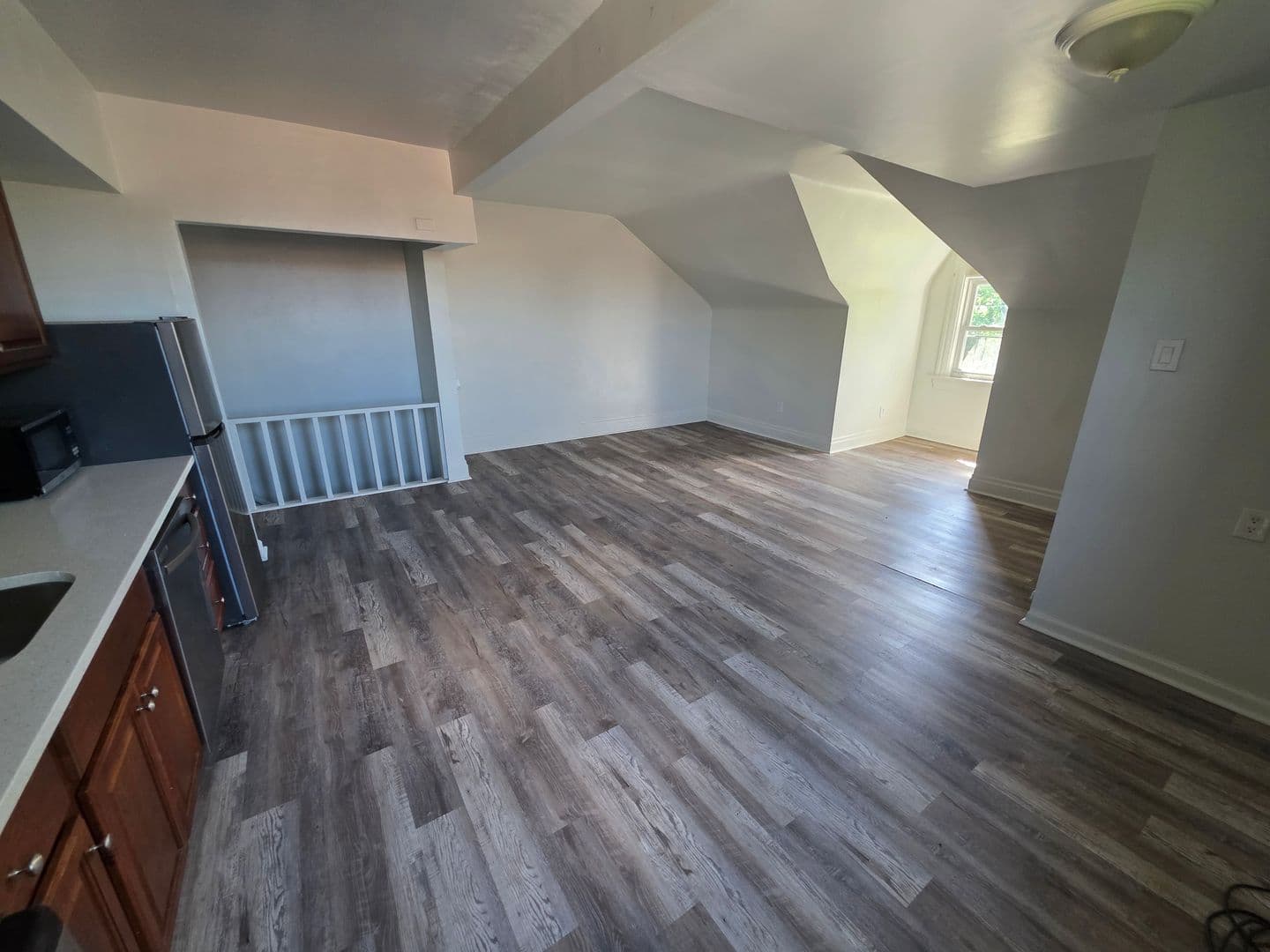 East Liberty Apartment: 621-623 Lincoln Avenue