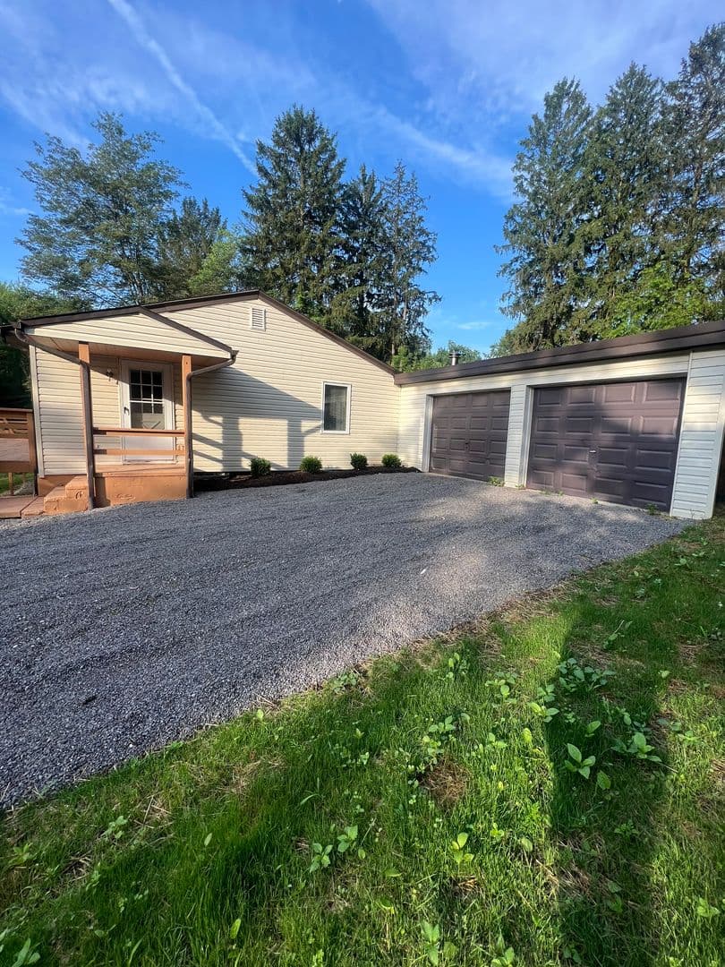 Cranberry House: 20825 Route 19