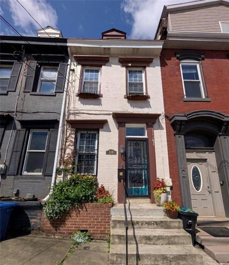 Pittsburgh House: 18 S 13th Street