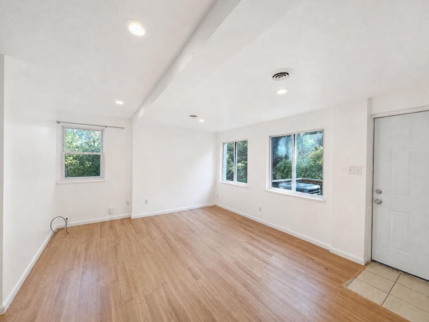 Pittsburgh Apartment: 76 Holt Street