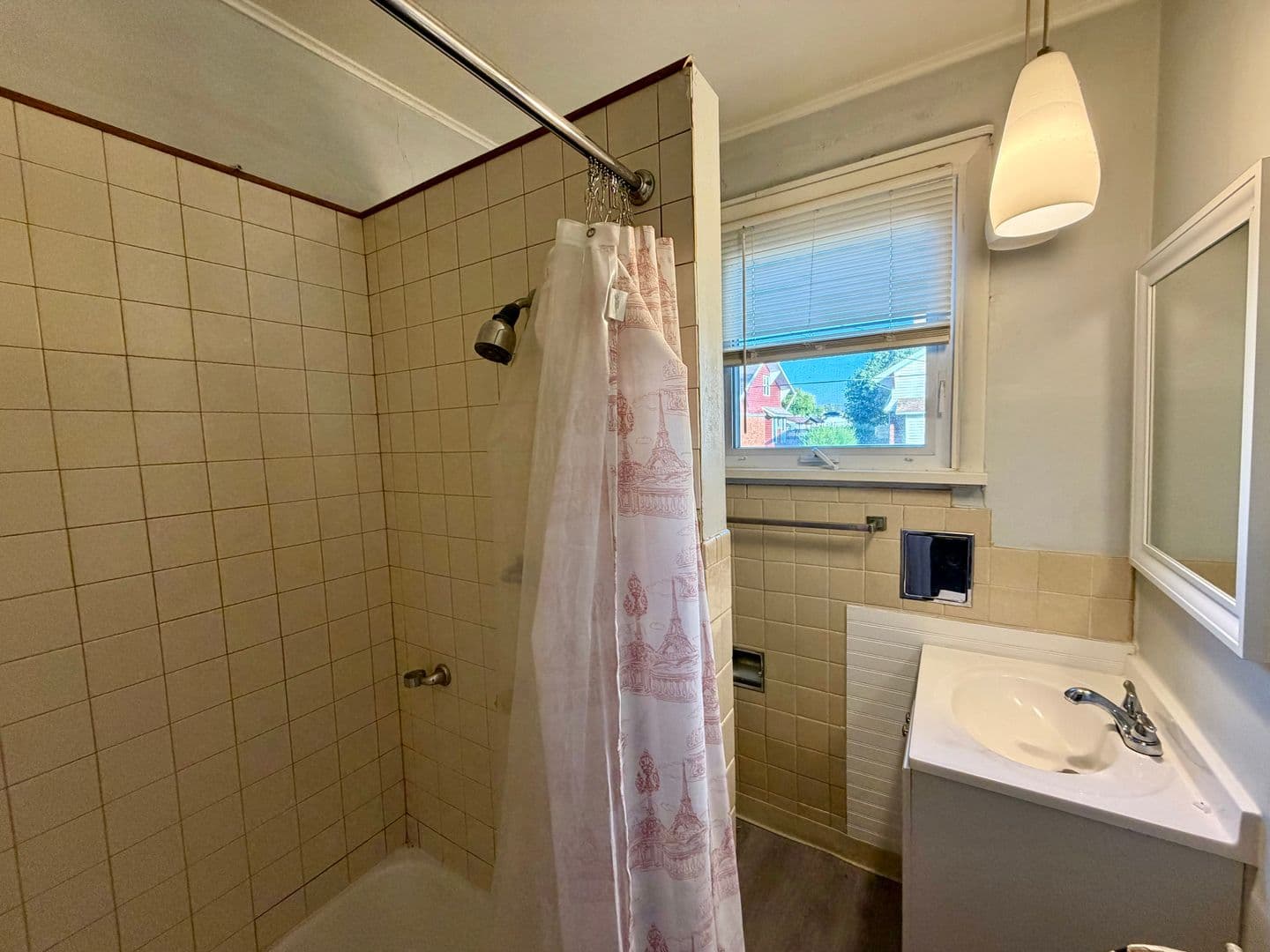 Beaver Falls Apartment: 3421 5th Avenue