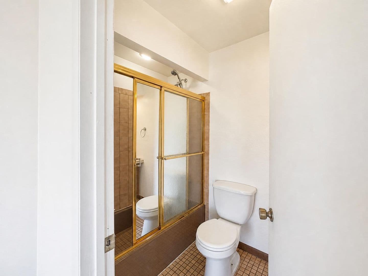 Pittsburgh Apartment: 76 Holt Street
