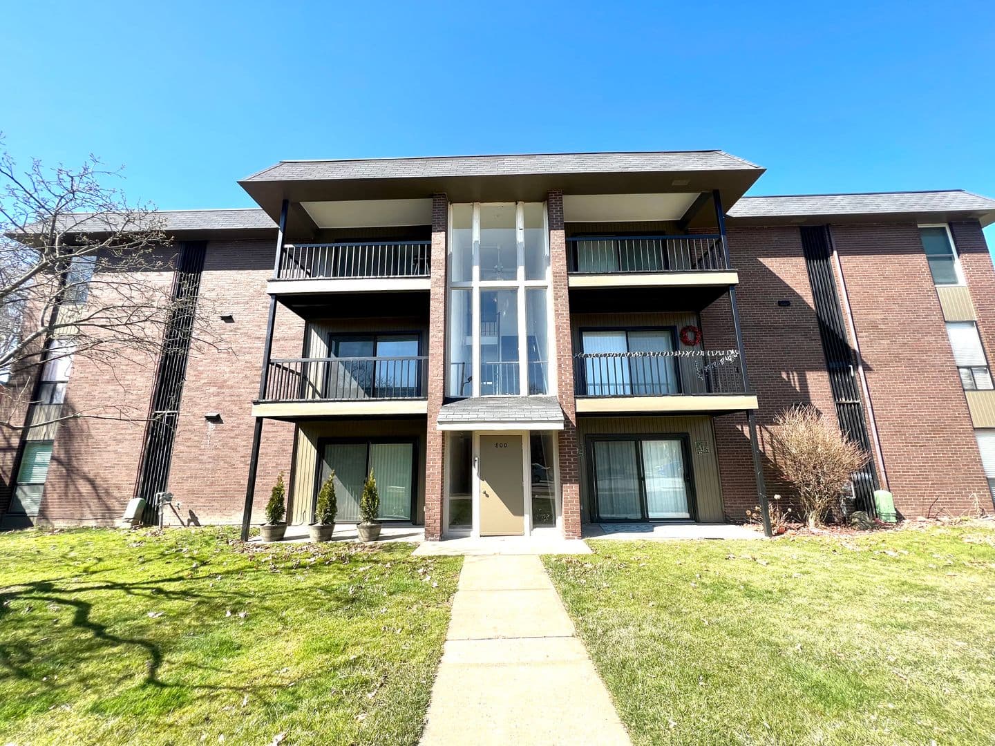 Moon Twp House: 800 College Park Drive