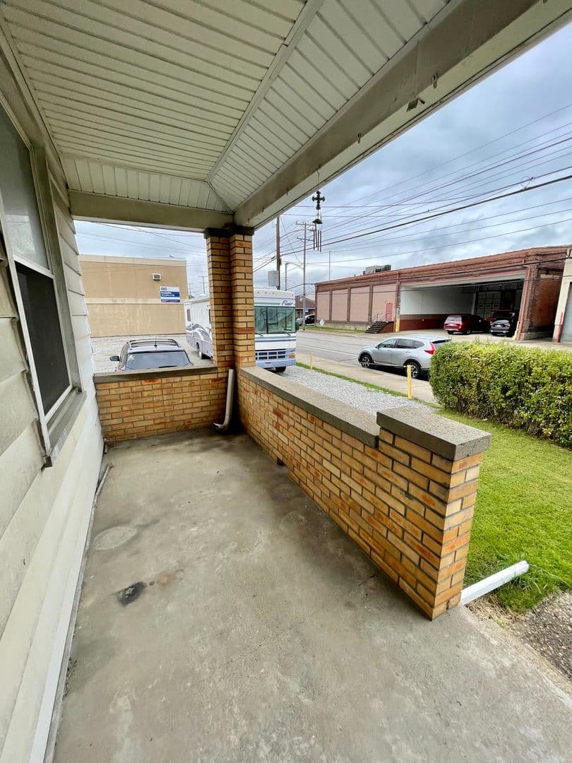 Coraopolis House: 710 4th Avenue