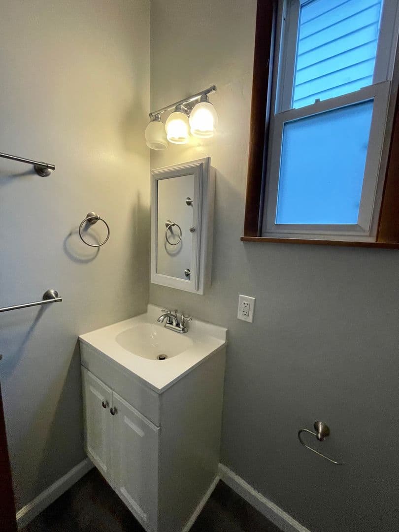 Coraopolis House: 710 4th Avenue