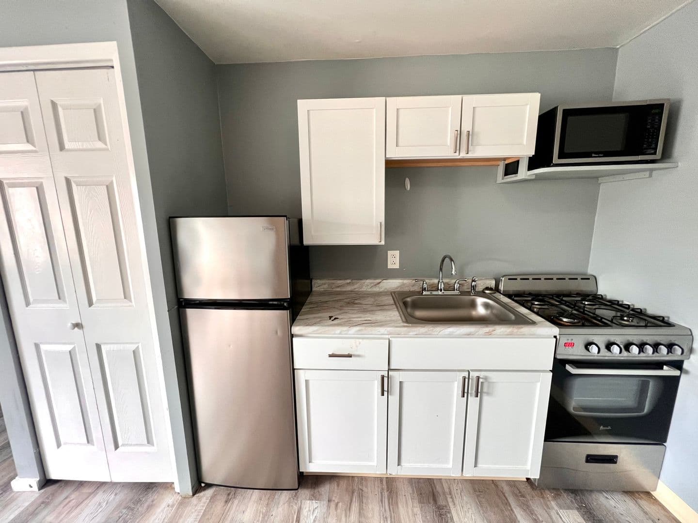 Ambridge Apartment: 810 Merchant Street