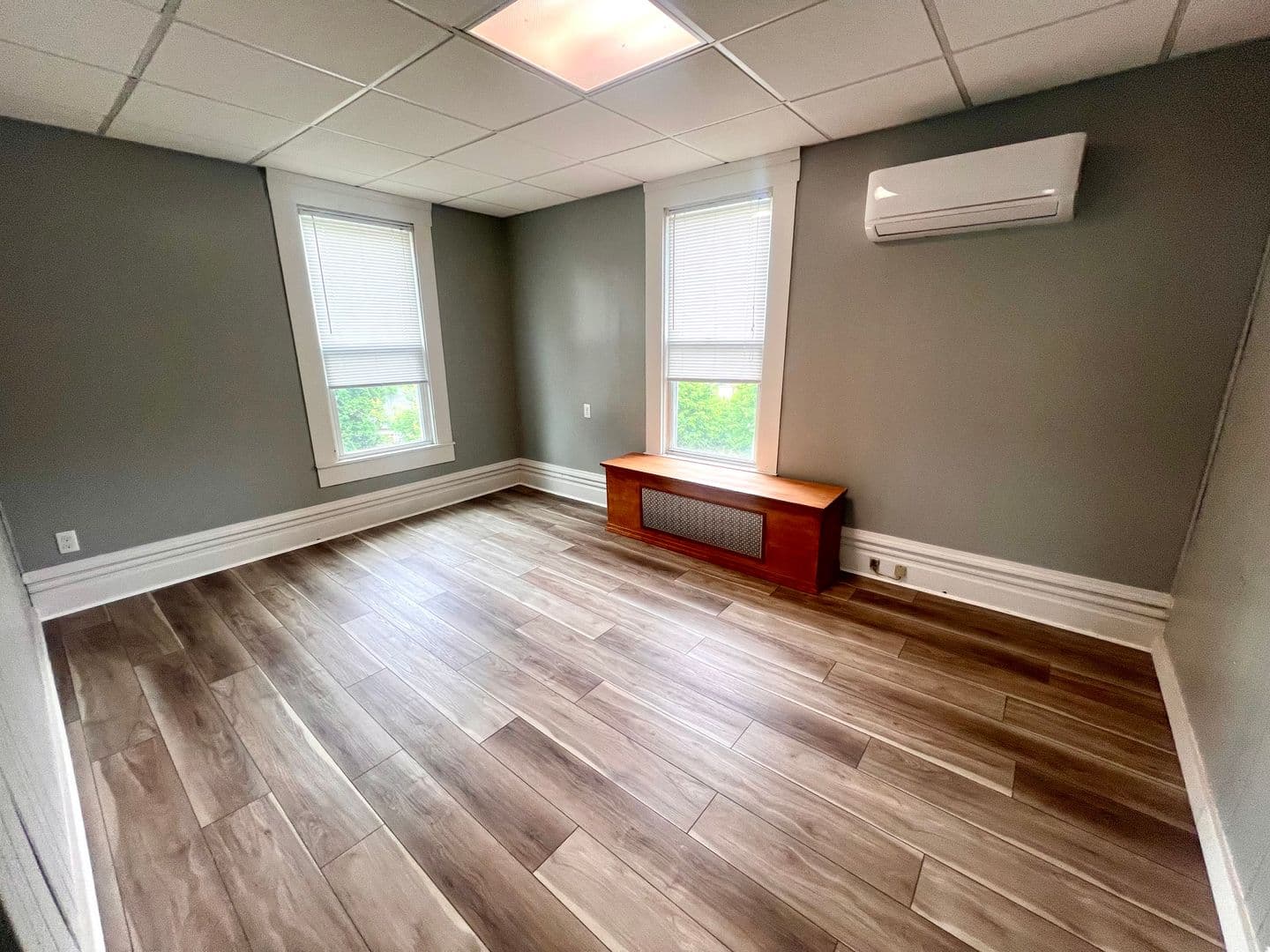 Ingram Apartment: 1632 E Steuben Street