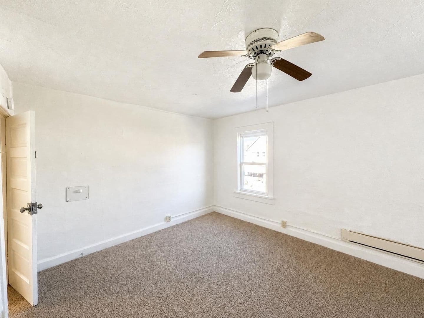 New Kensington Apartment: 1613 Fourth Avenue