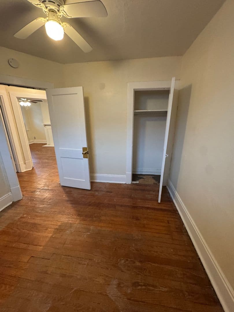 Pittsbugh Apartment: 2450 Starkamp Street