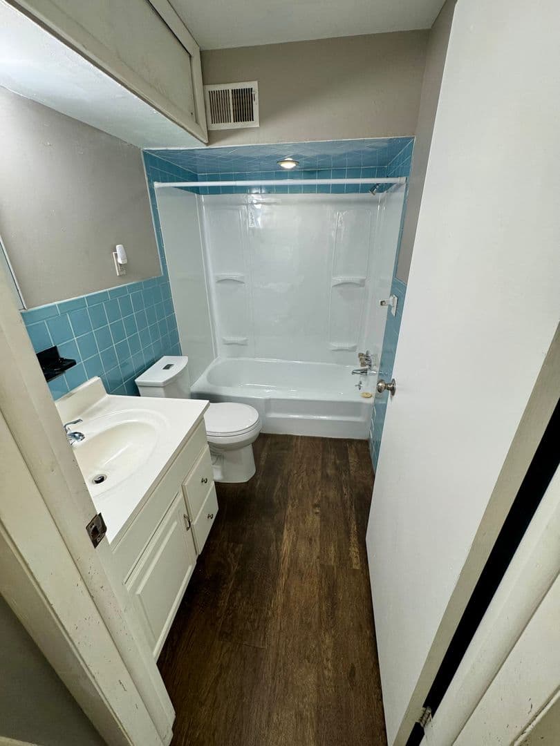 New Kensington Apartment: 542 5th Avenue