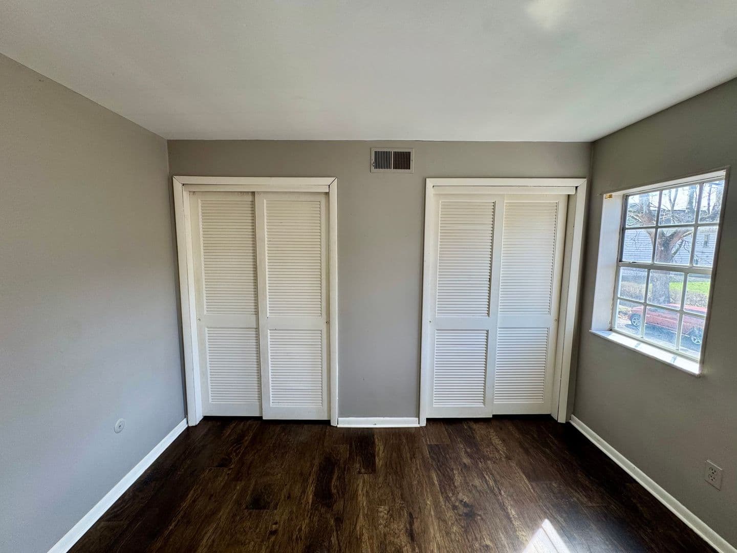 New Kensington Apartment: 542 5th Avenue