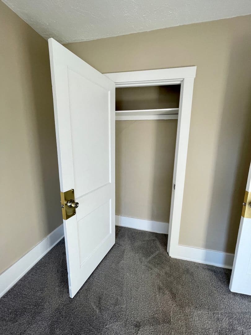 Brackenridge Apartment: 726 7th Avenue