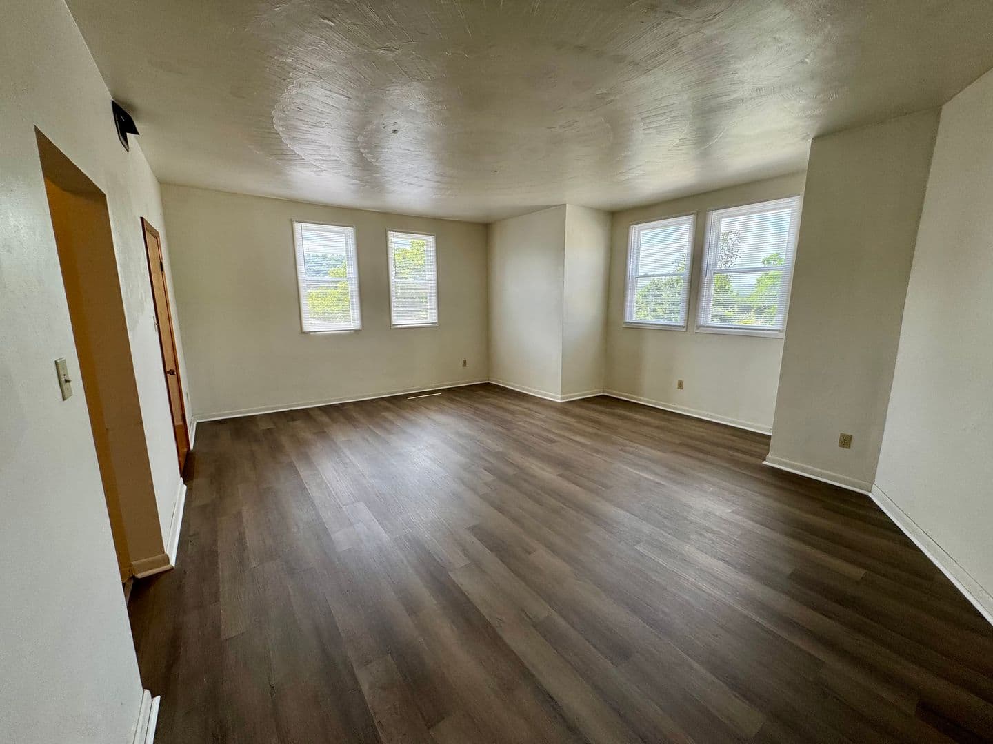 Cheswick Apartment: 212 North Highland Avenue