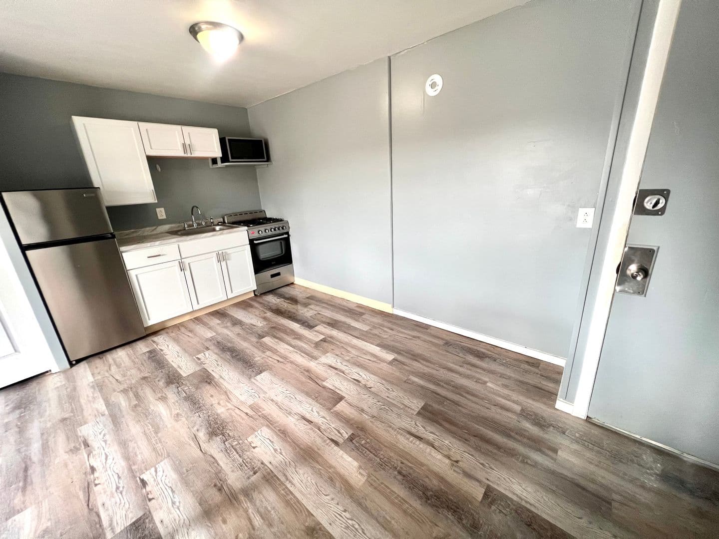 Ambridge Apartment: 810 Merchant Street