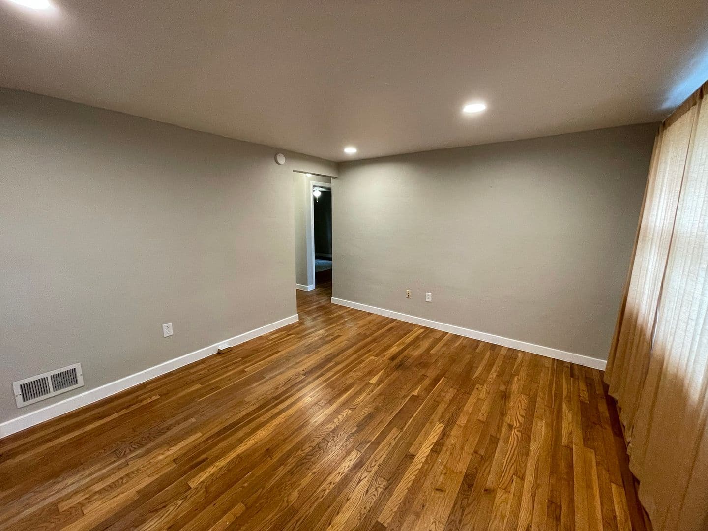 Pittsburgh House: 157 Merritt Avenue