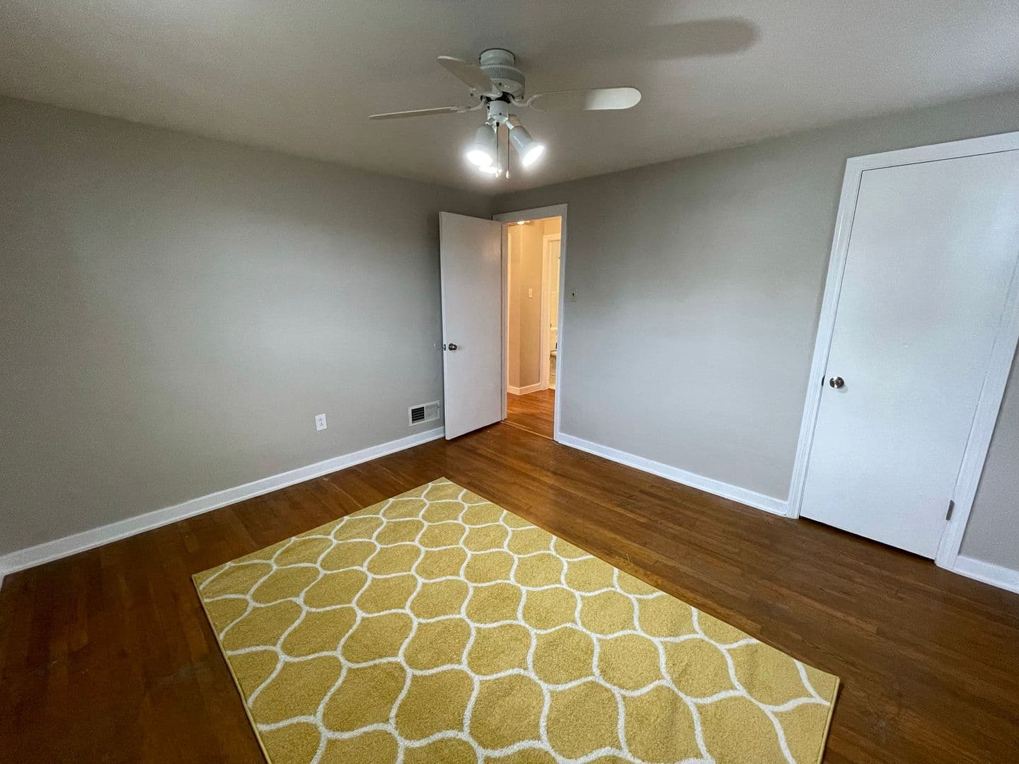 Pittsburgh House: 157 Merritt Avenue
