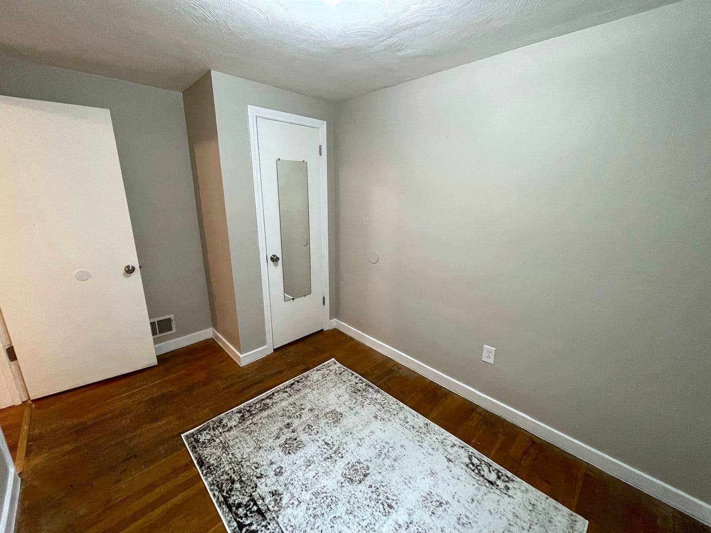 Pittsburgh House: 157 Merritt Avenue