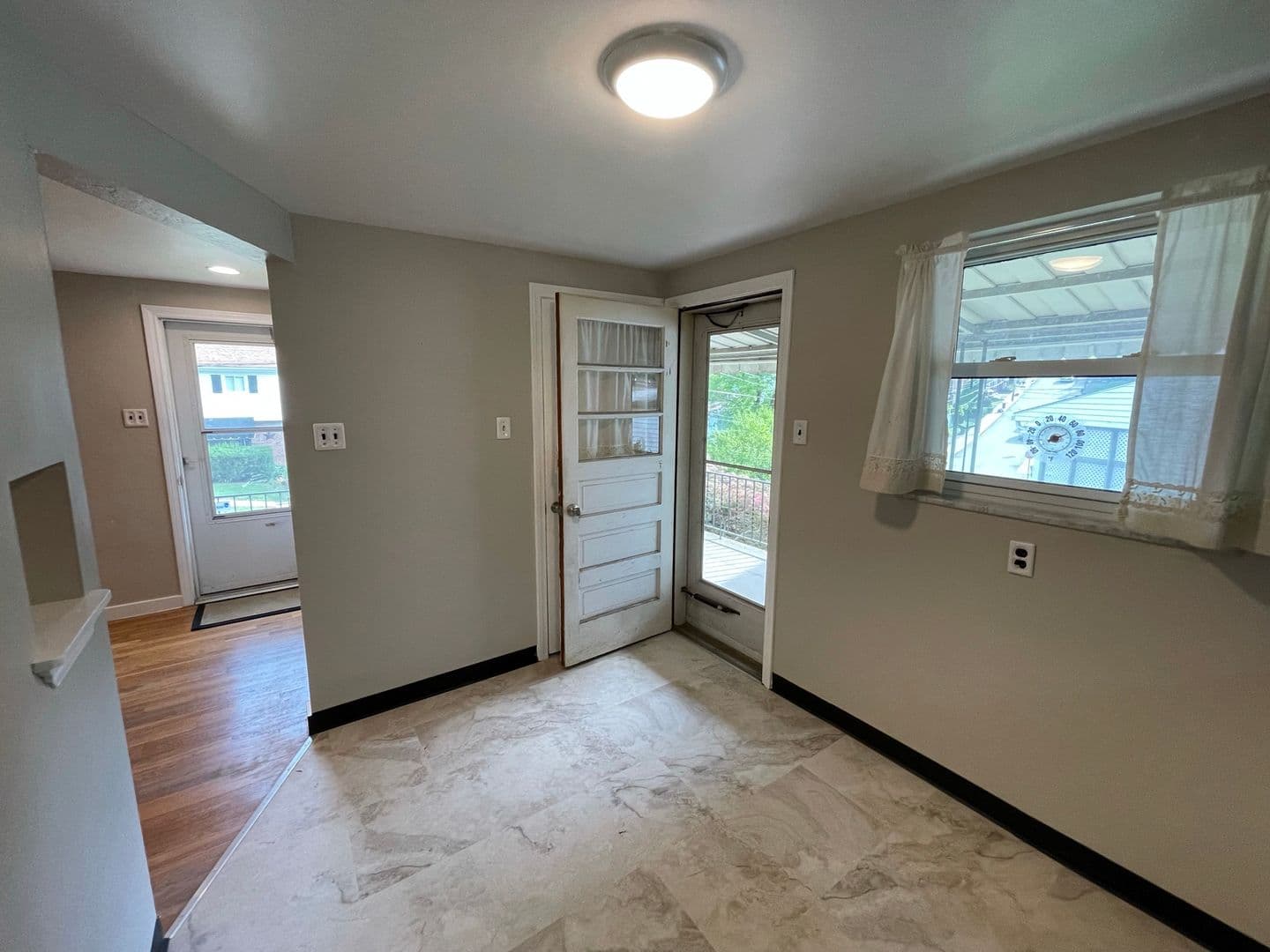 Pittsburgh House: 157 Merritt Avenue