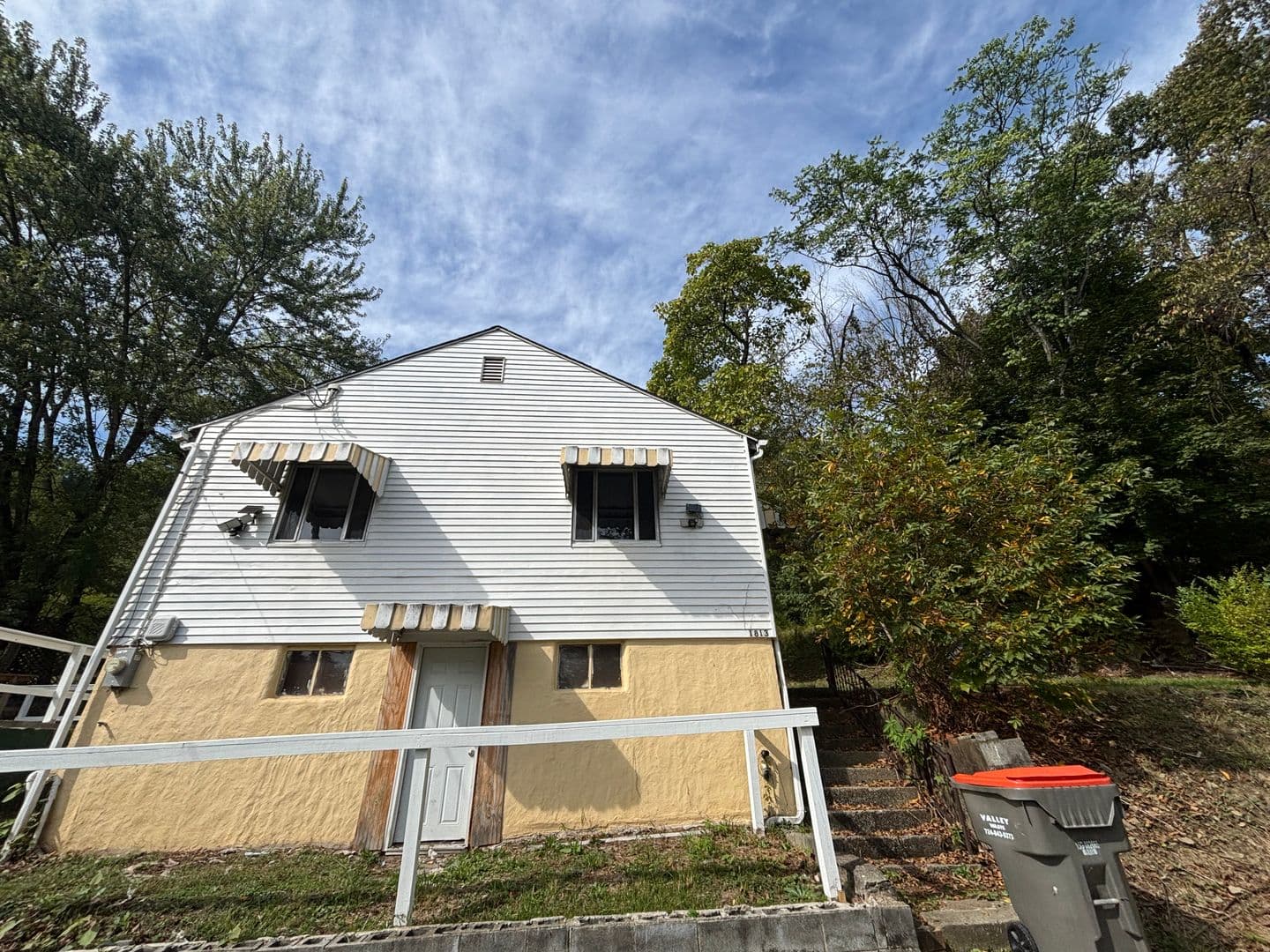 Beaver Falls House: 1813 West Avenue
