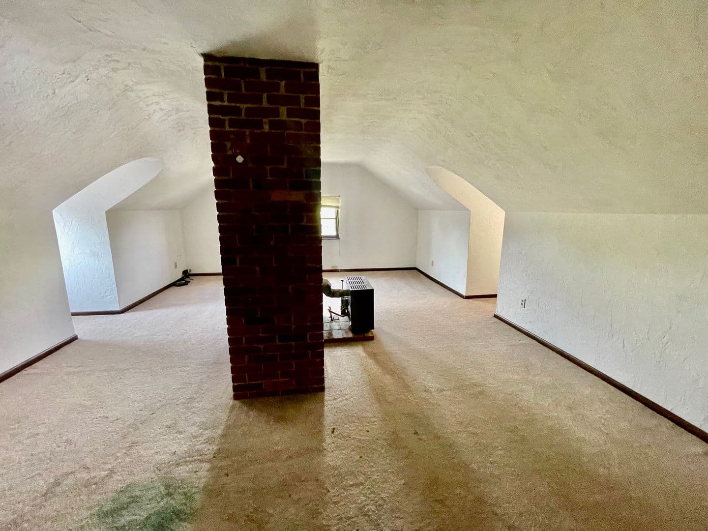 Pittsburgh Apartment: 1939 Crafton Blvd