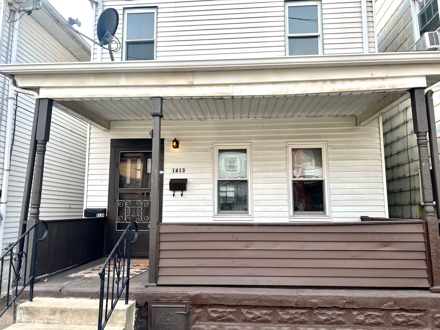 New Kensington Apartment: 1613 Fourth Avenue