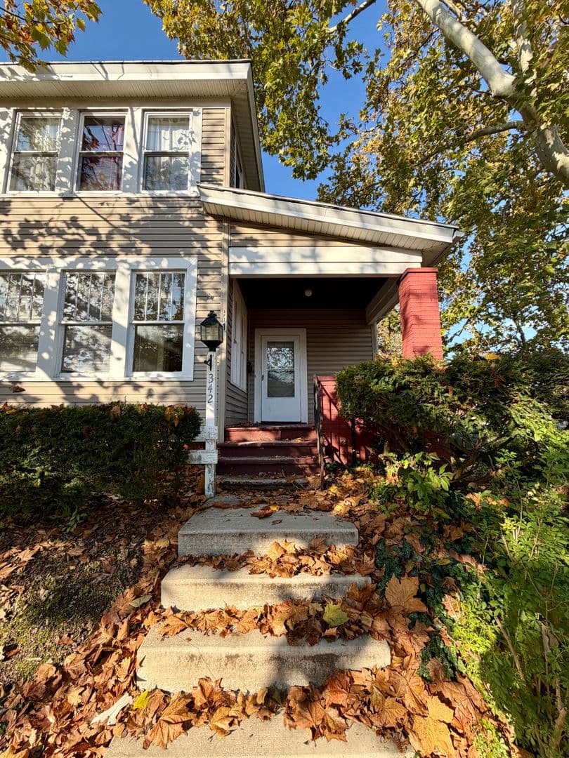 Beaver Falls Apartment: 3421 5th Avenue