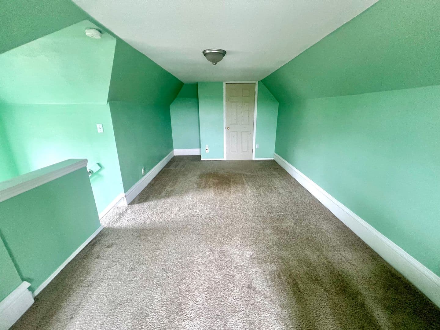 Ingram Apartment: 1632 E Steuben Street
