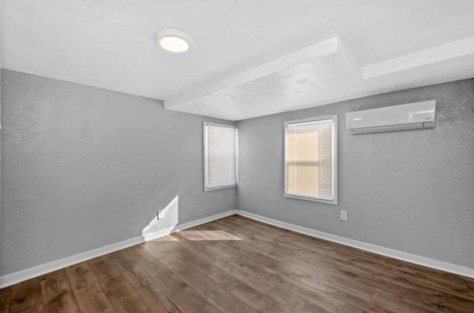 Pittsburgh Apartment: 2701-2703 Oakley Way