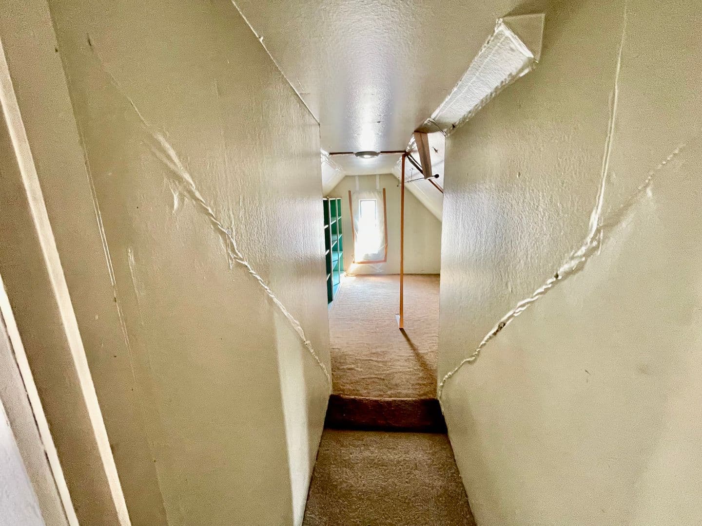Pittsburgh Apartment: 1939 Crafton Blvd