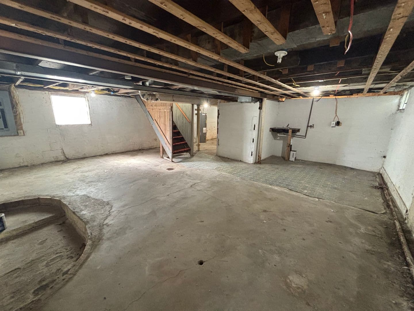 Beaver Falls House: 1813 West Avenue