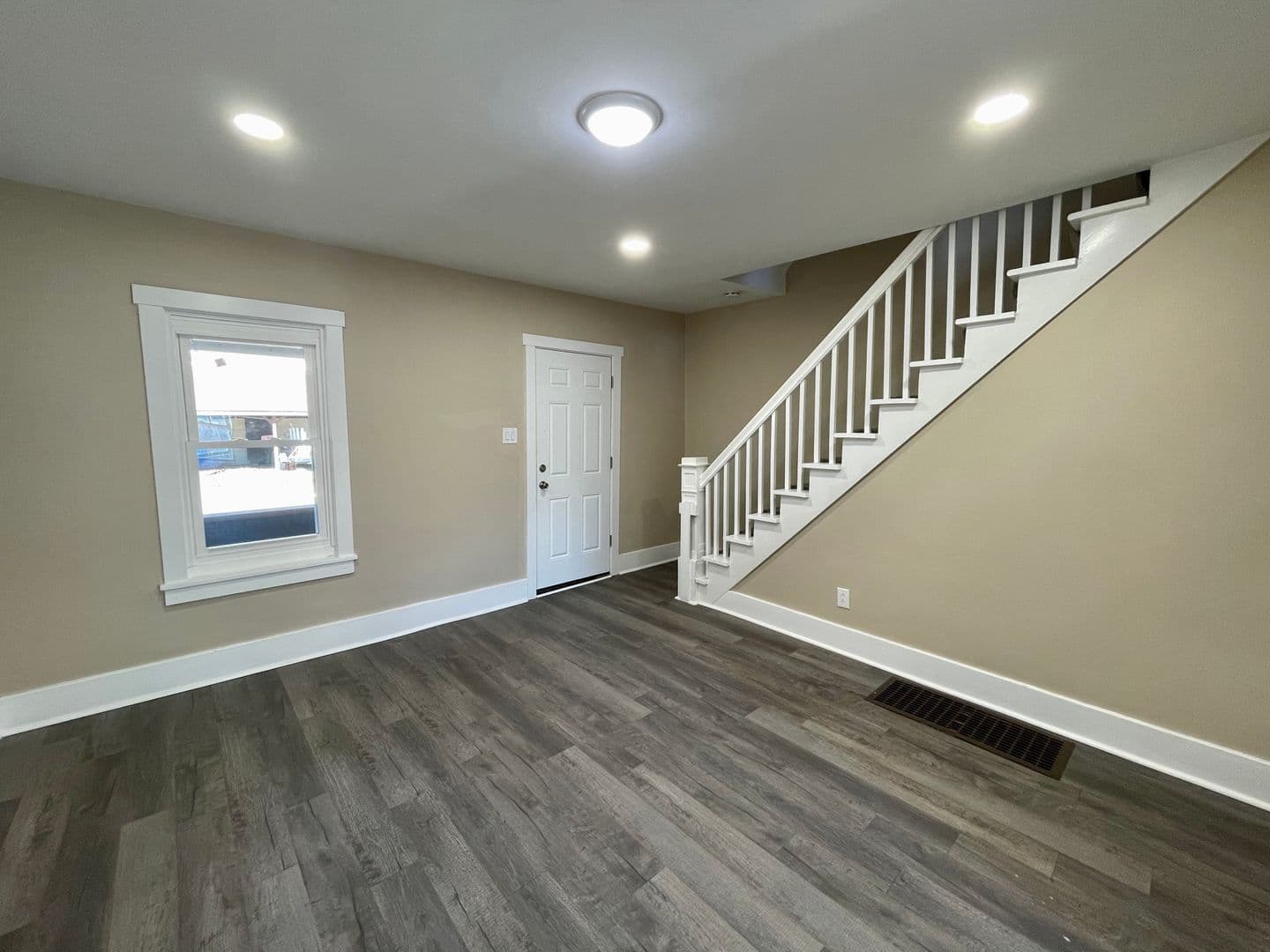Brackenridge Apartment: 726 7th Avenue