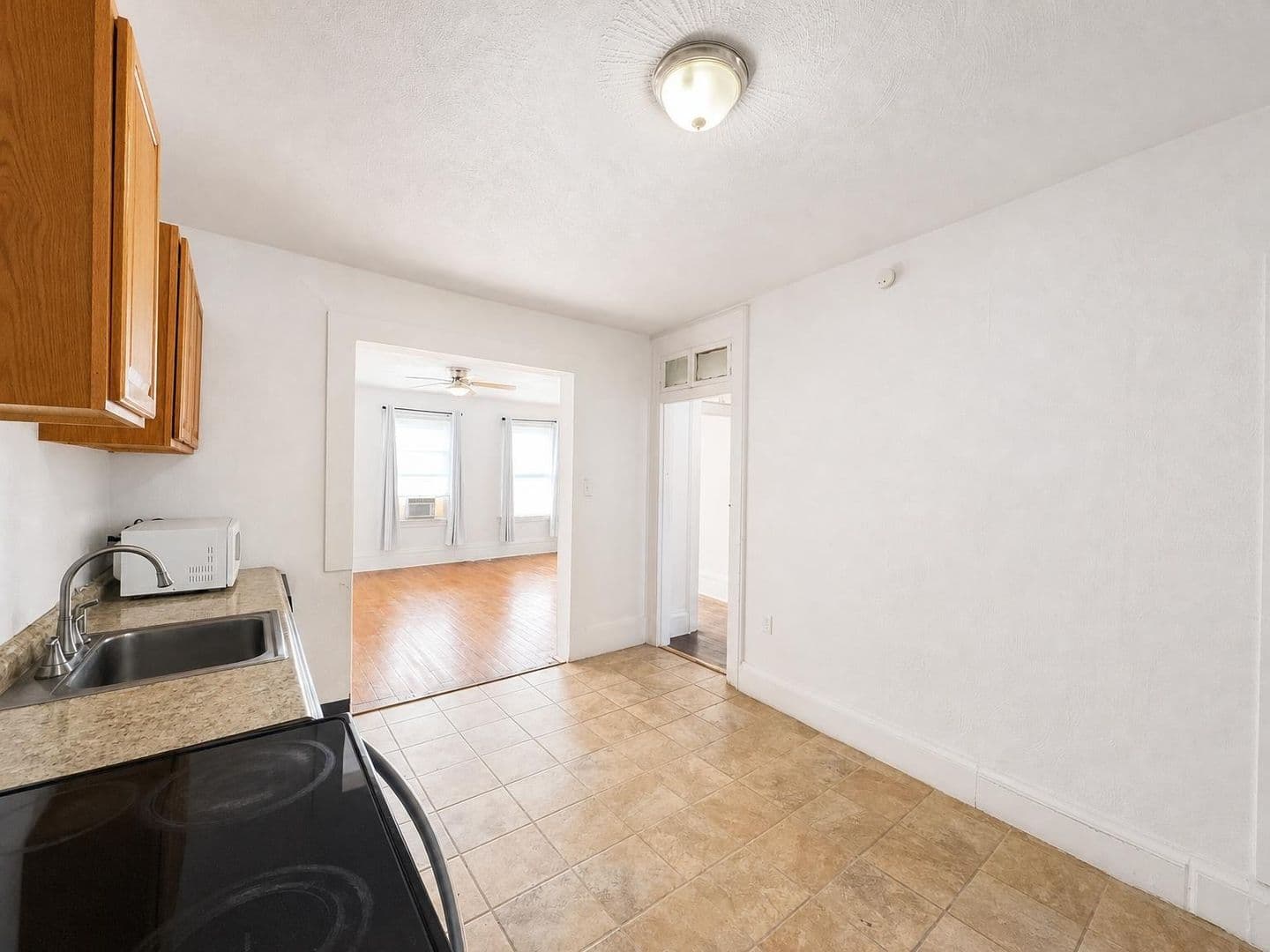 Pittsburgh Apartment: 1822 Niggel Street