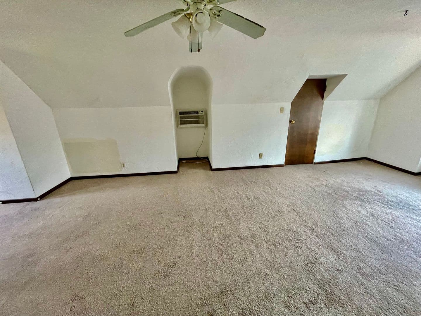 Pittsburgh Apartment: 1939 Crafton Blvd