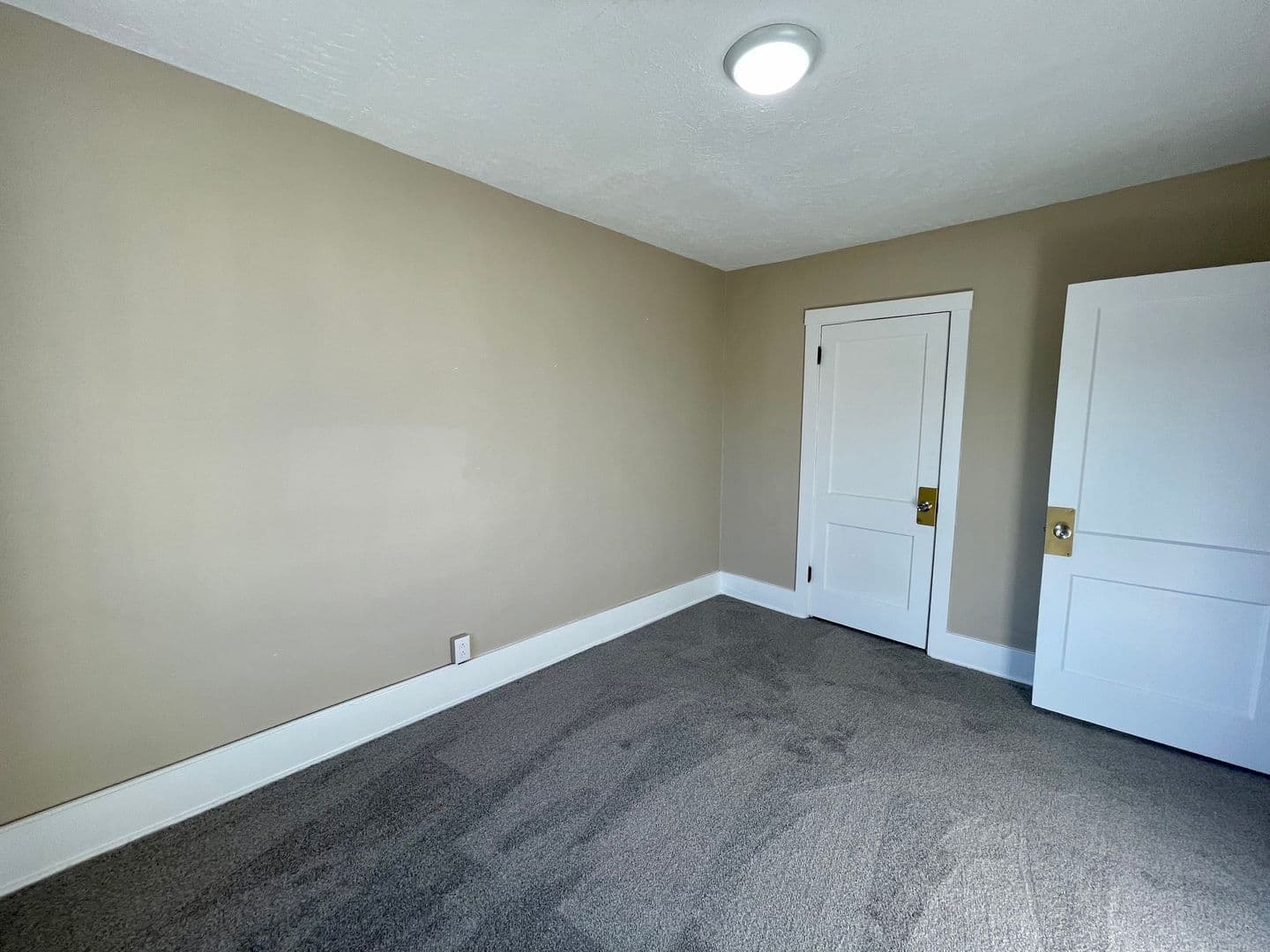 Brackenridge Apartment: 726 7th Avenue