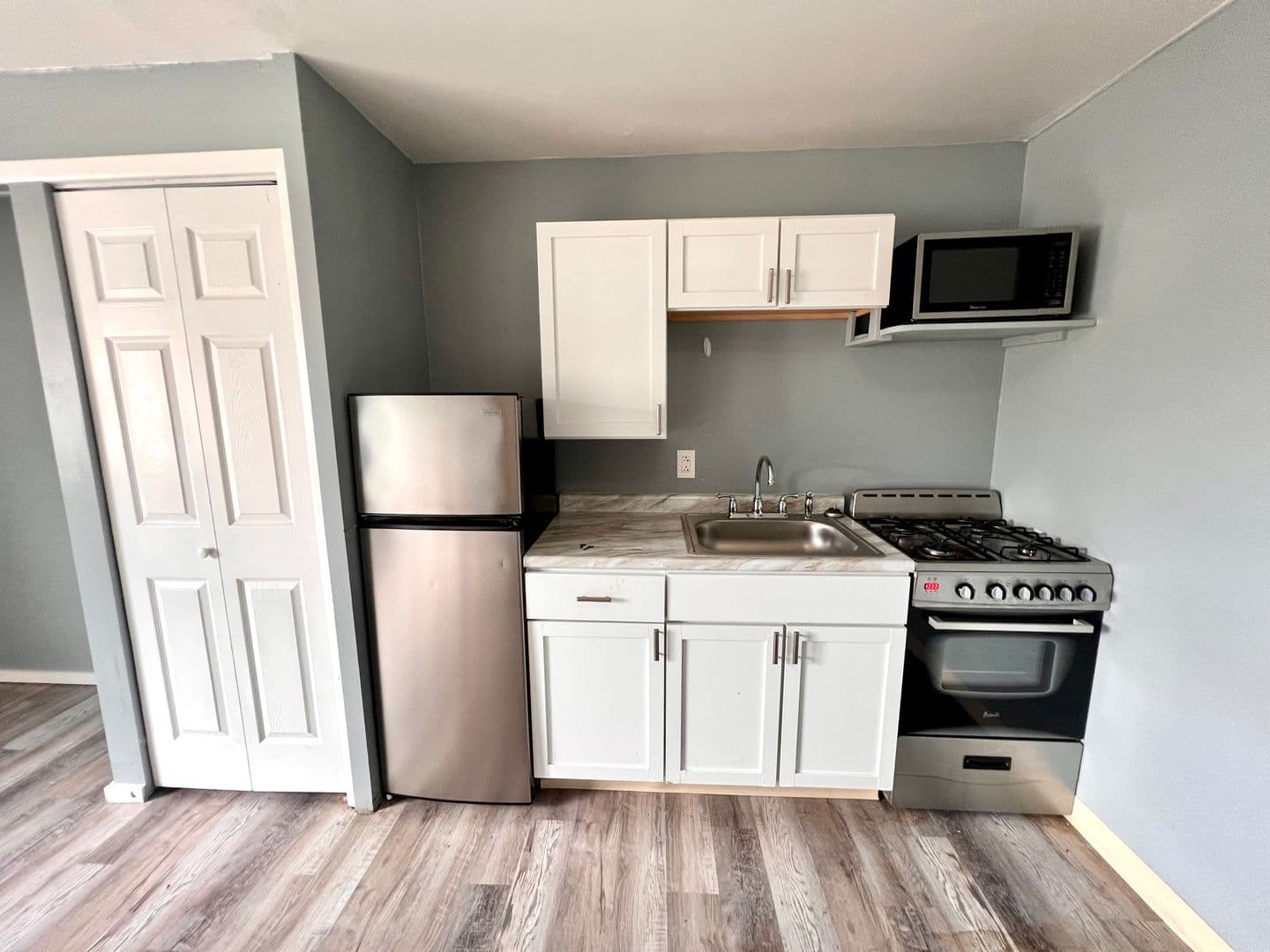 Ambridge Apartment: 810 Merchant Street
