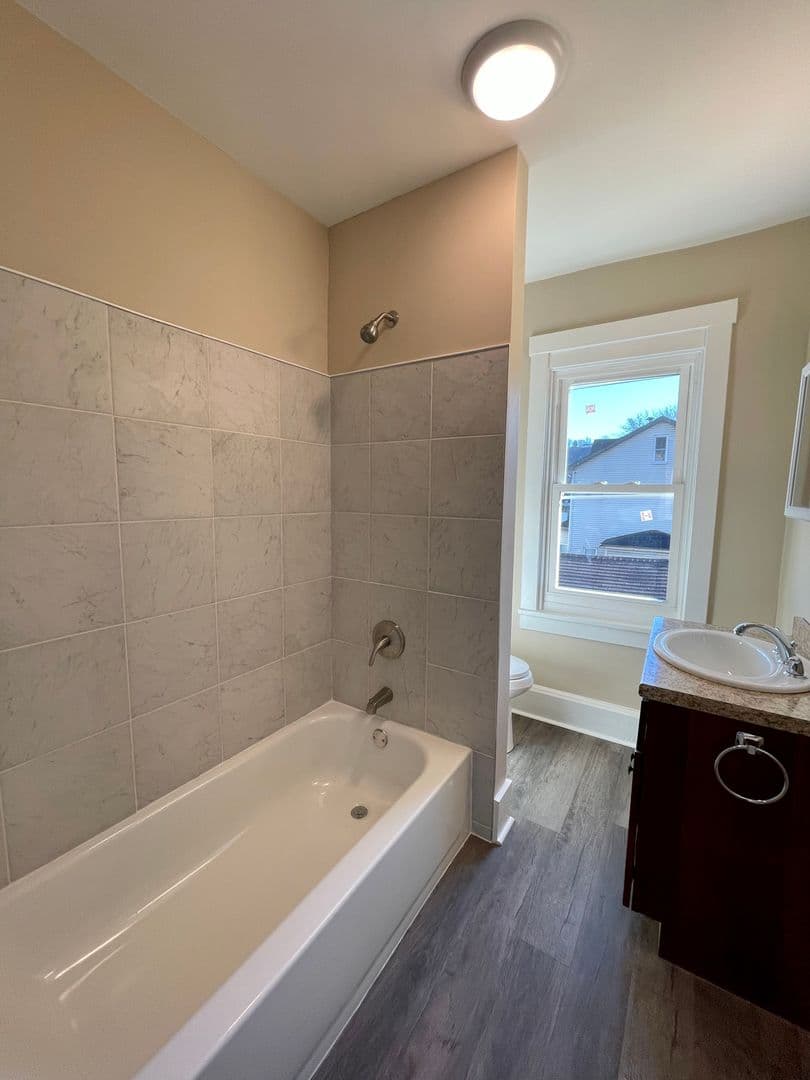 Brackenridge Apartment: 726 7th Avenue