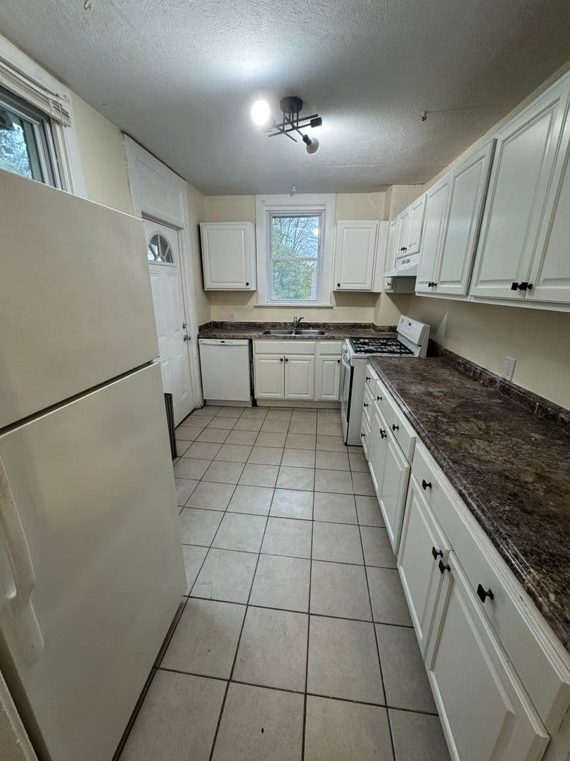 Pittsbugh Apartment: 2450 Starkamp Street