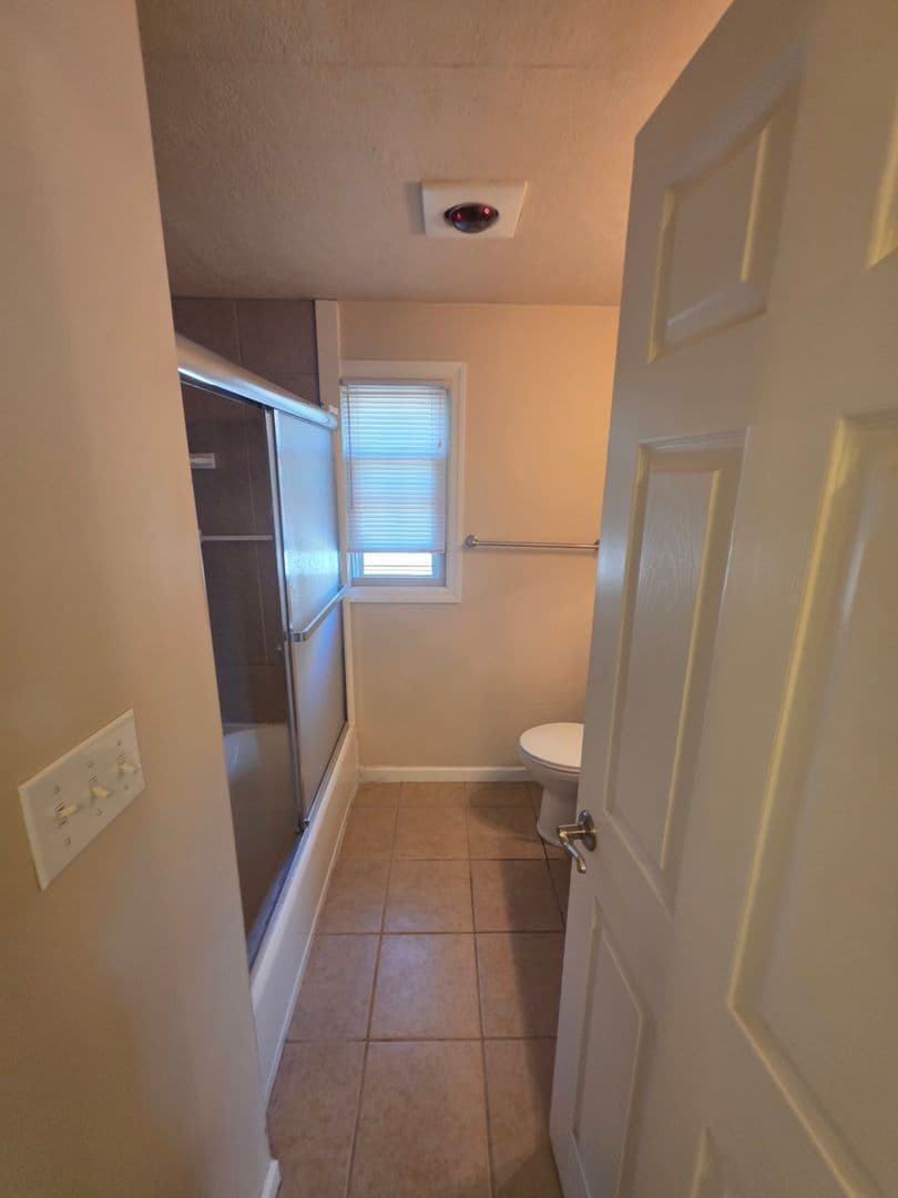 Pittsburgh Apartment: 7408 Yale Avenue