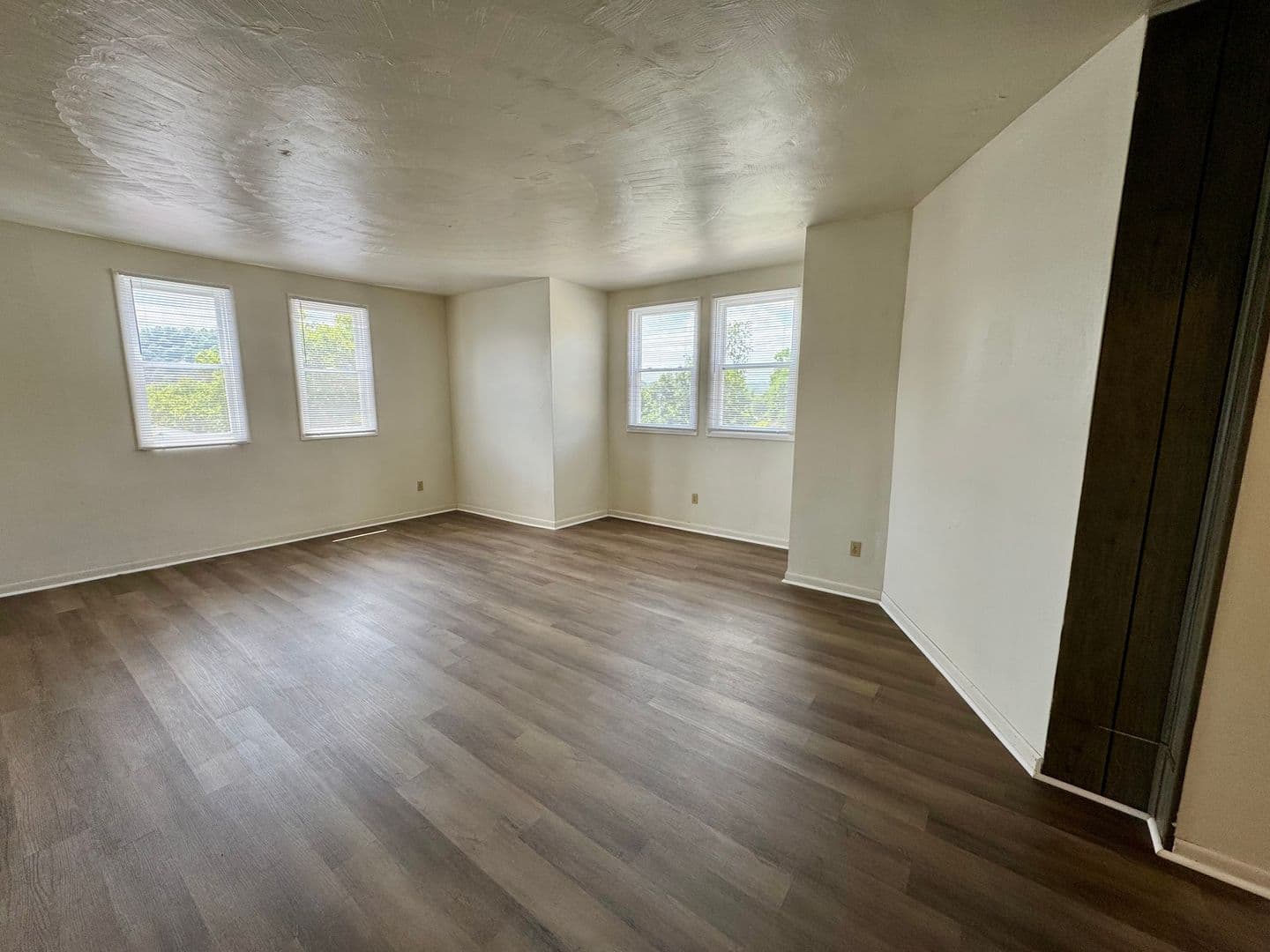 Cheswick Apartment: 212 North Highland Avenue