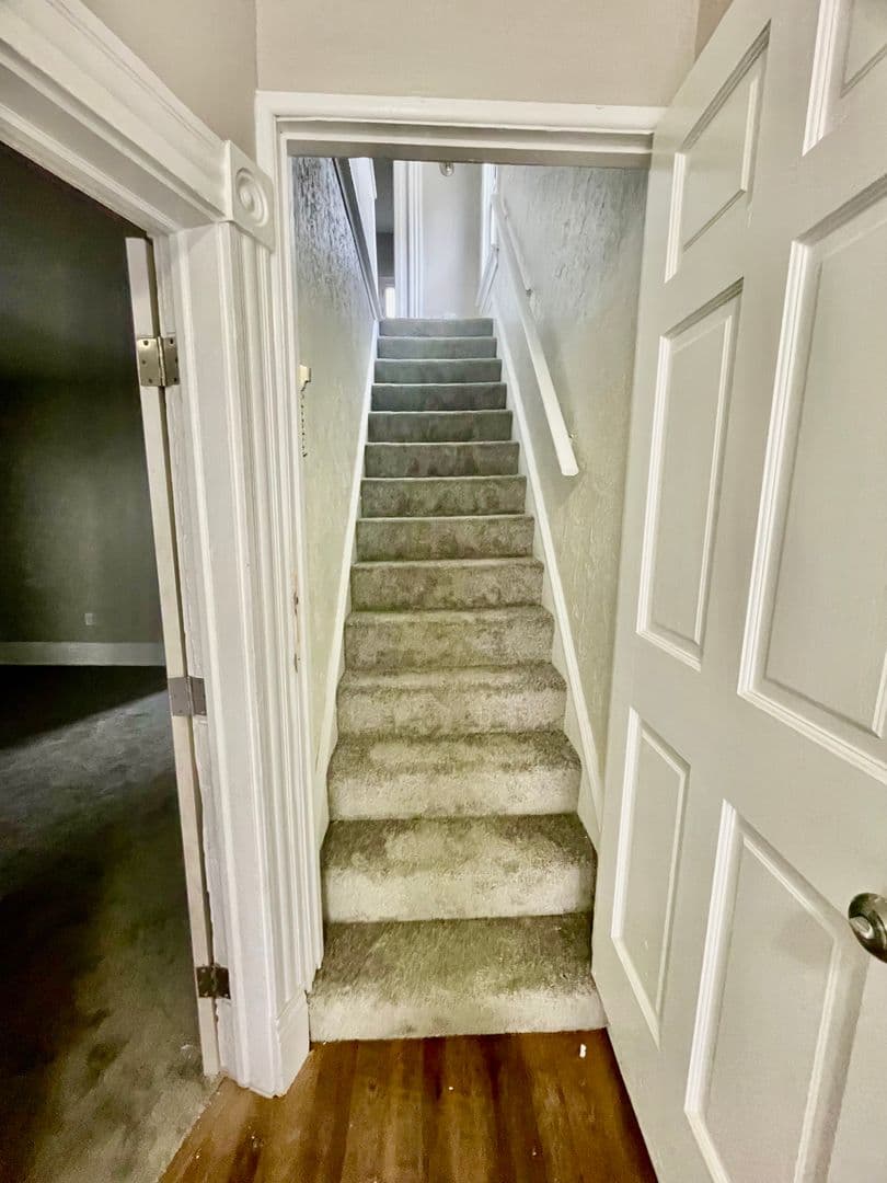 Pittsburgh Apartment: 120 Kathleen Street