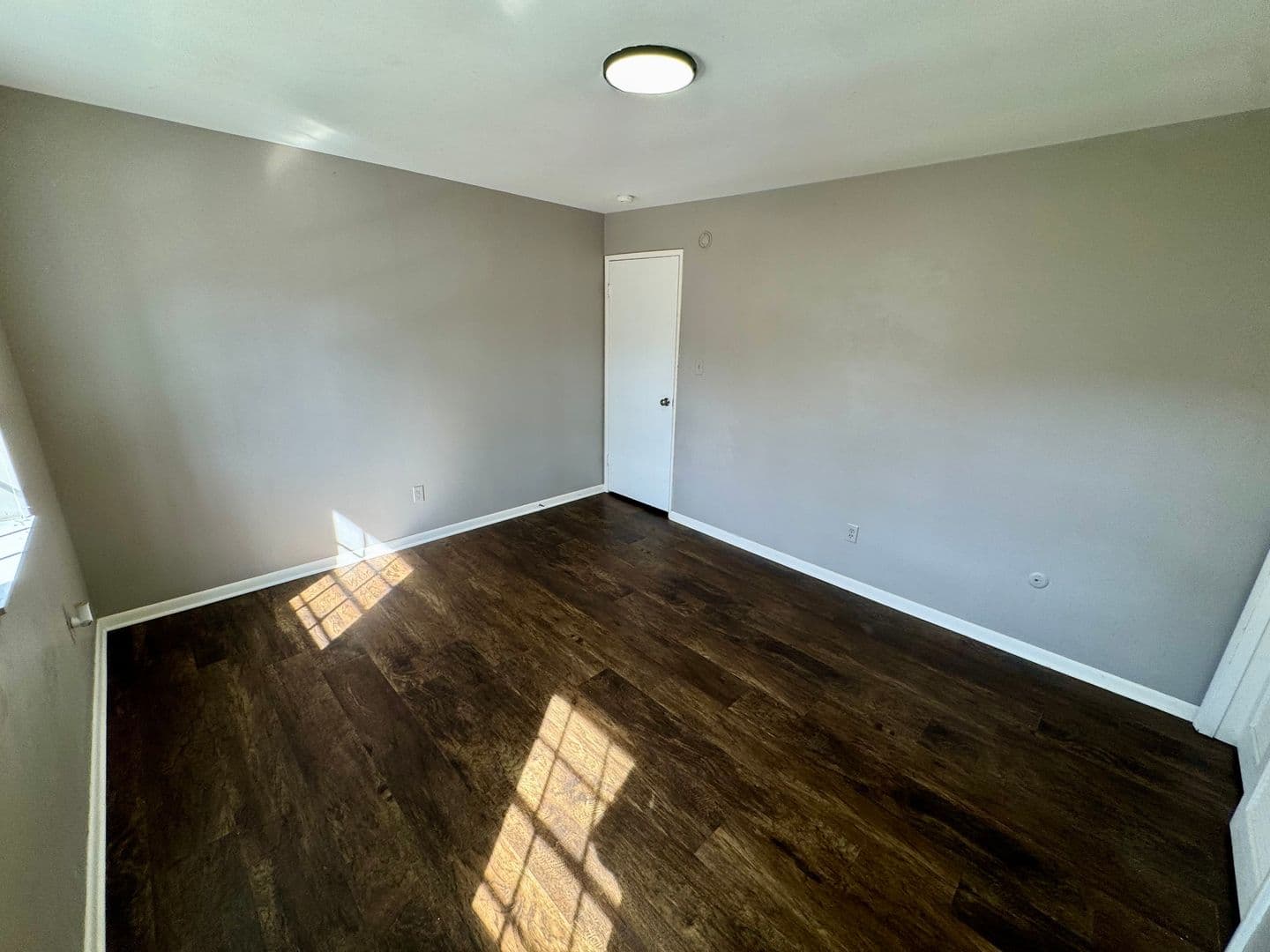 New Kensington Apartment: 542 5th Avenue