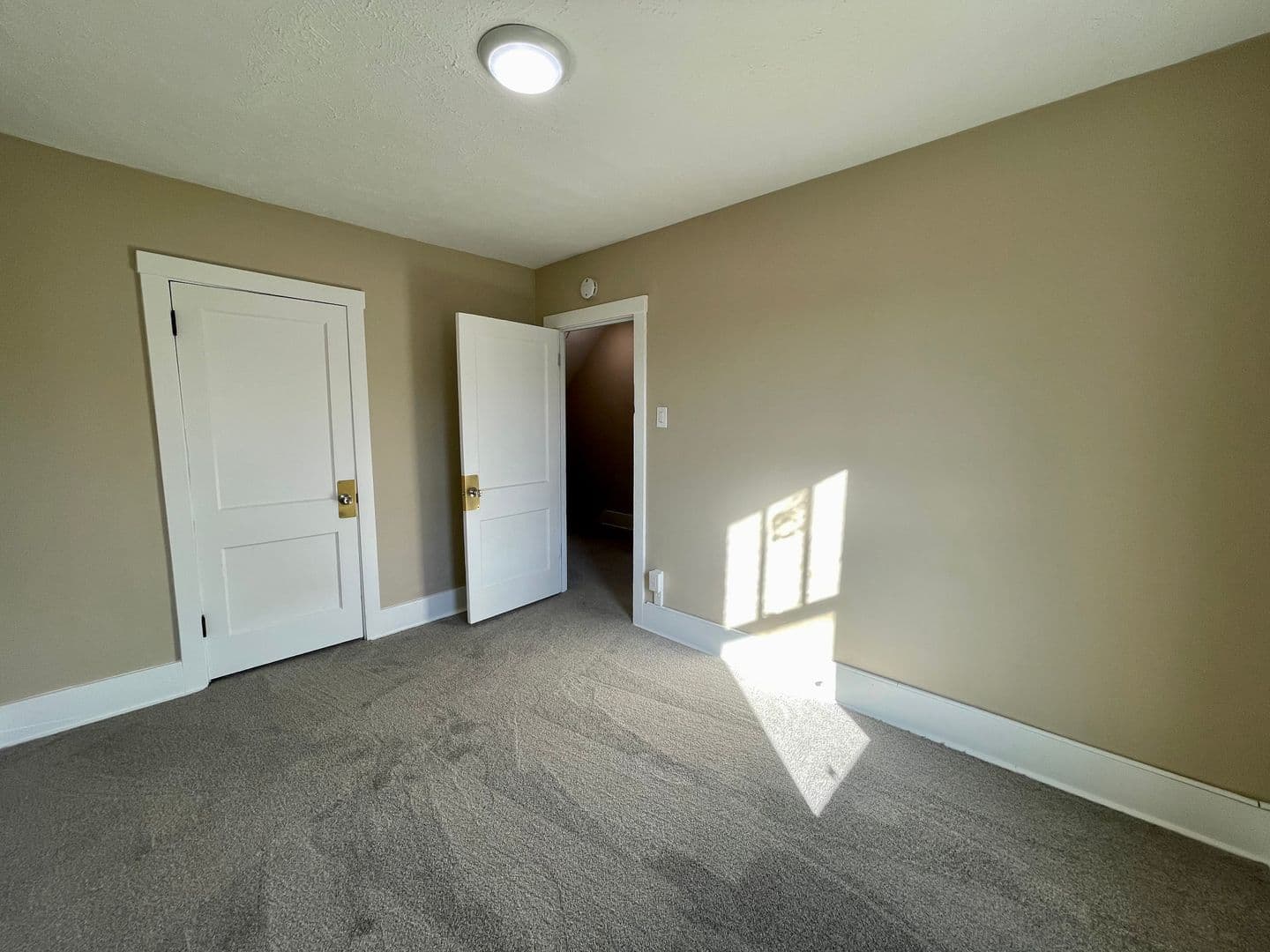 Brackenridge Apartment: 726 7th Avenue