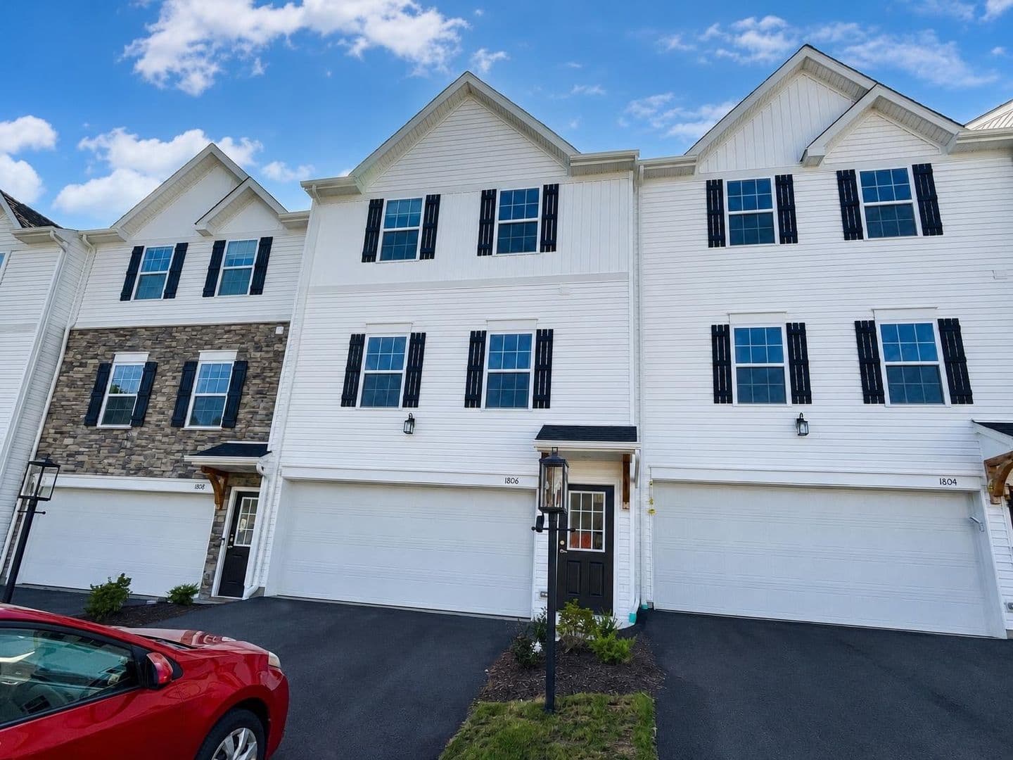 Imperial House: 1806 Canterbury Drive