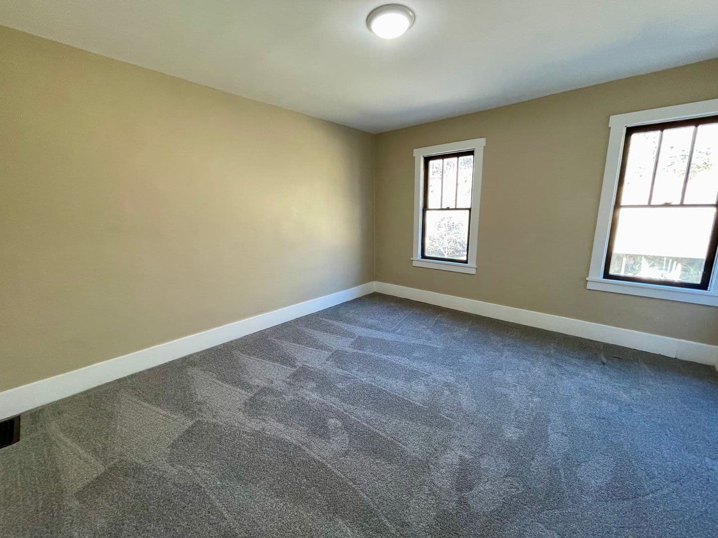 Brackenridge Apartment: 726 7th Avenue